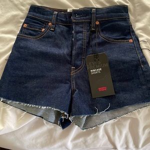 Levi’s rib cage shorts